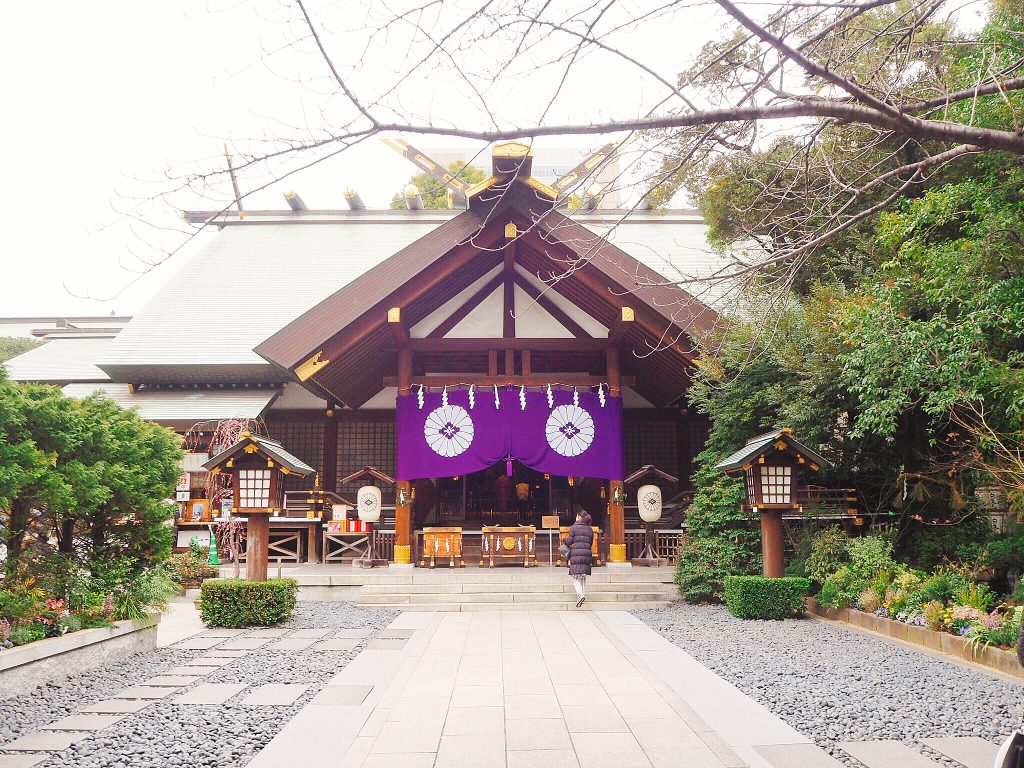 恋愛パワースポットの大本命 東京大神宮 で良縁のご利益を授かりたい 電話占いシエロ 初指名10分無料 口コミが話題の恋愛 復縁へ導く占い師在籍